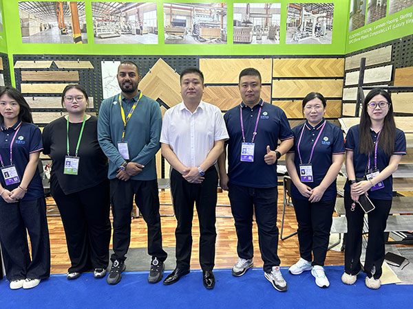 Shandong Mingzun New Material Co., Ltd. robi oszałamiający występ na Międzynarodowej Wystawie Podłóg